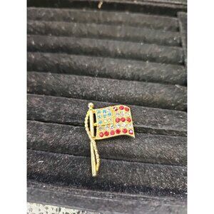 Brooch/pin  Gold-tone Red/white& Blue Rhinestones  American Flag